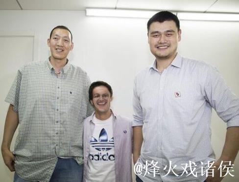 姚明谈奥尼尔：与他不在同一层次，能有对抗纯属运气